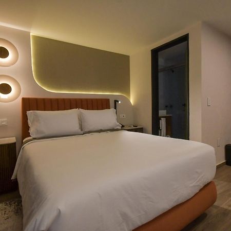 Expo Satelite 2750 Hotel & Suites Guadalajara Zewnętrze zdjęcie