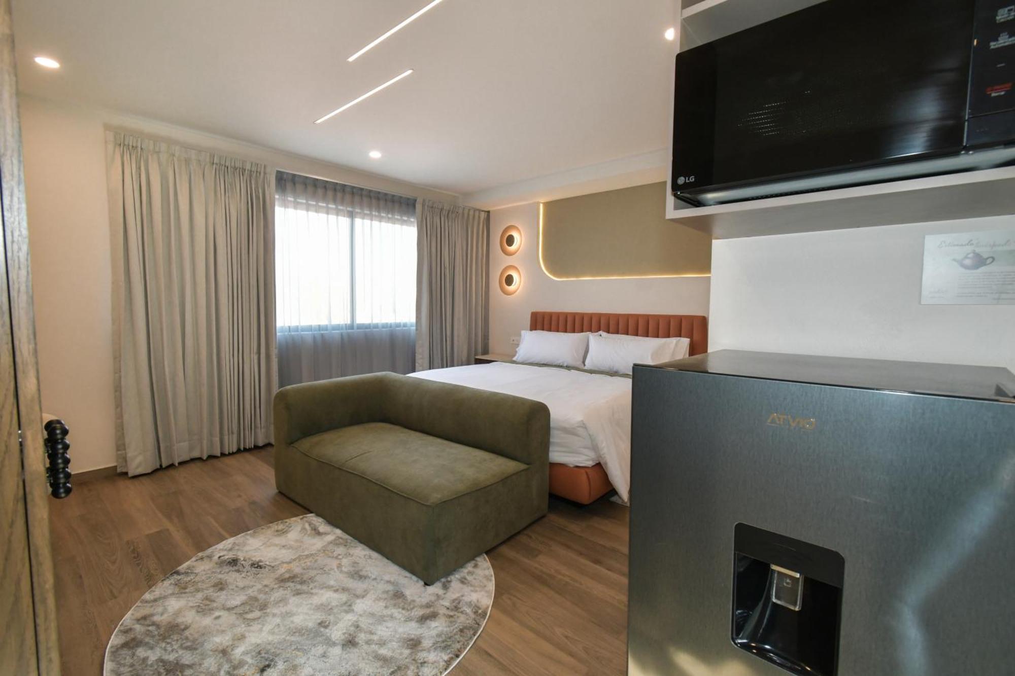 Expo Satelite 2750 Hotel & Suites Guadalajara Zewnętrze zdjęcie