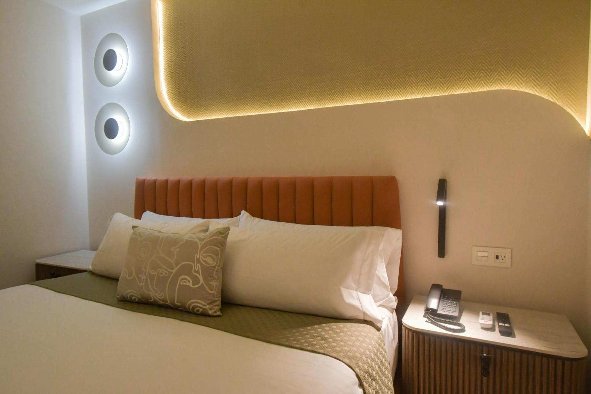 Expo Satelite 2750 Hotel & Suites Guadalajara Zewnętrze zdjęcie